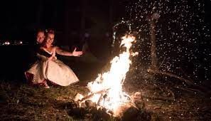 Recién casados y el fuego